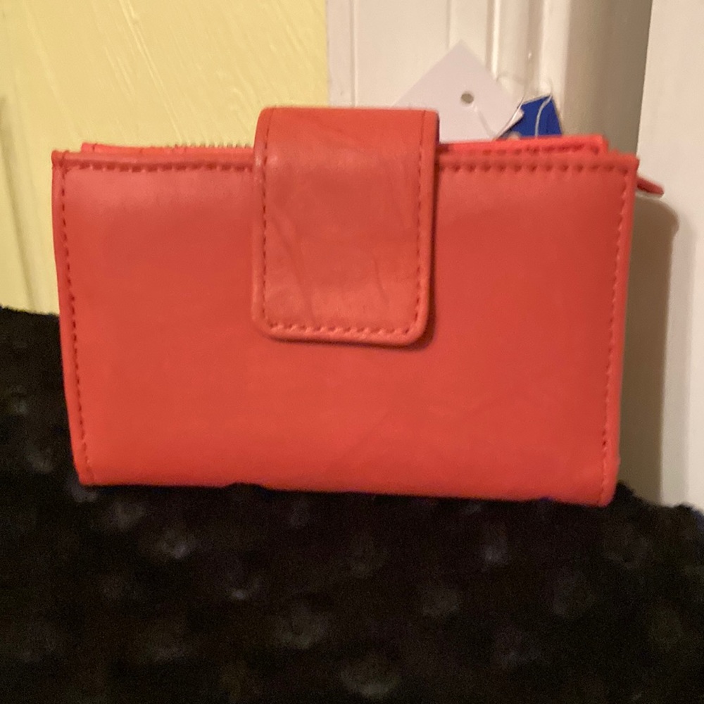 NWT Apt 9 wallet